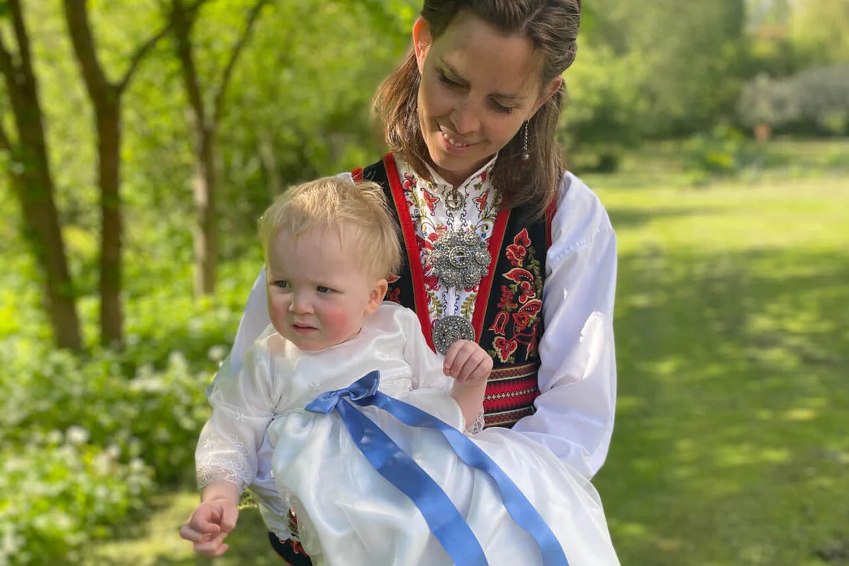 Oli Prik Copenhagen | Christening Gowns & Baptism Accessories